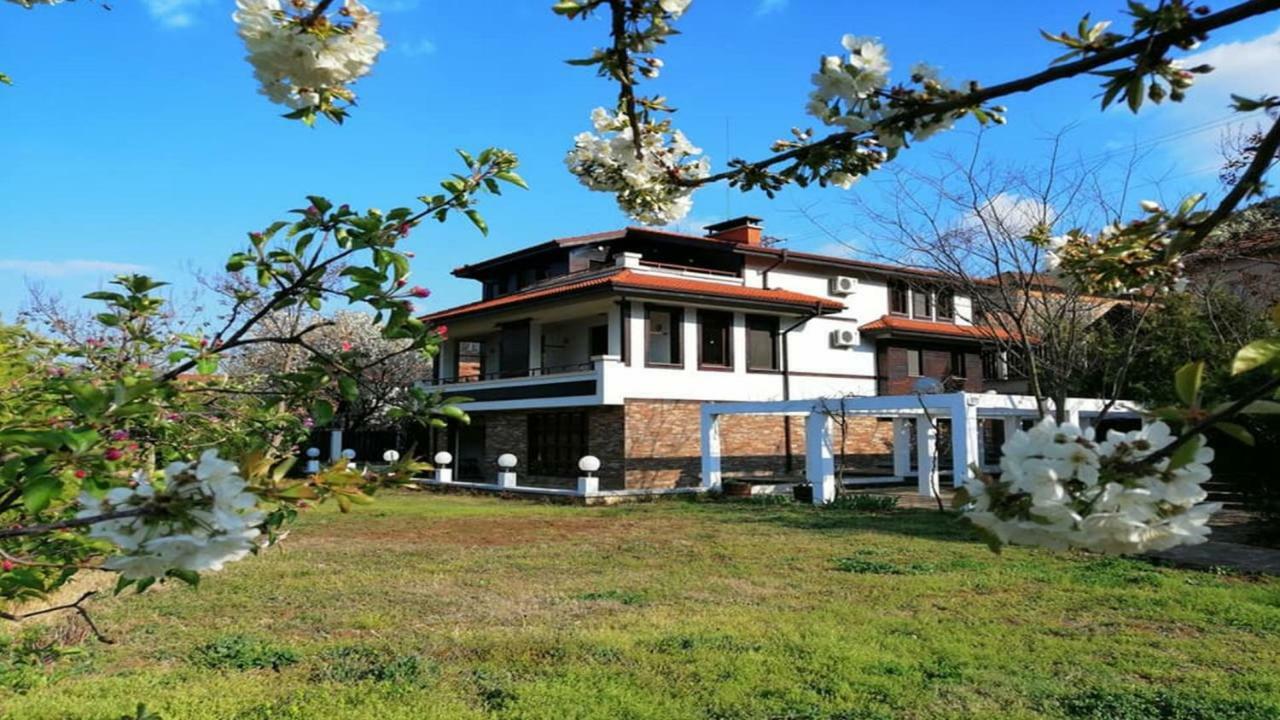 Къща За Гости "Мечта" Lyutibrod Dış mekan fotoğraf